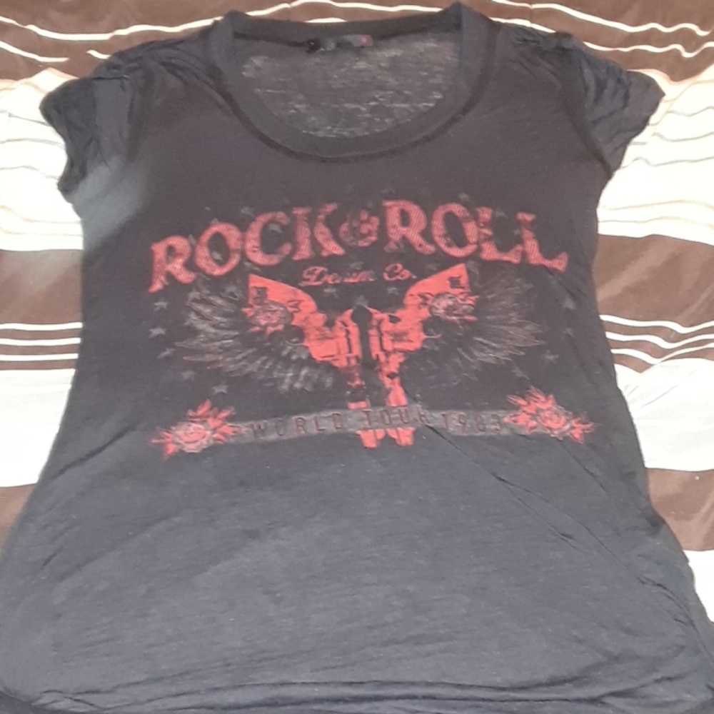 3/$16🥰Rock and roll tee shirt